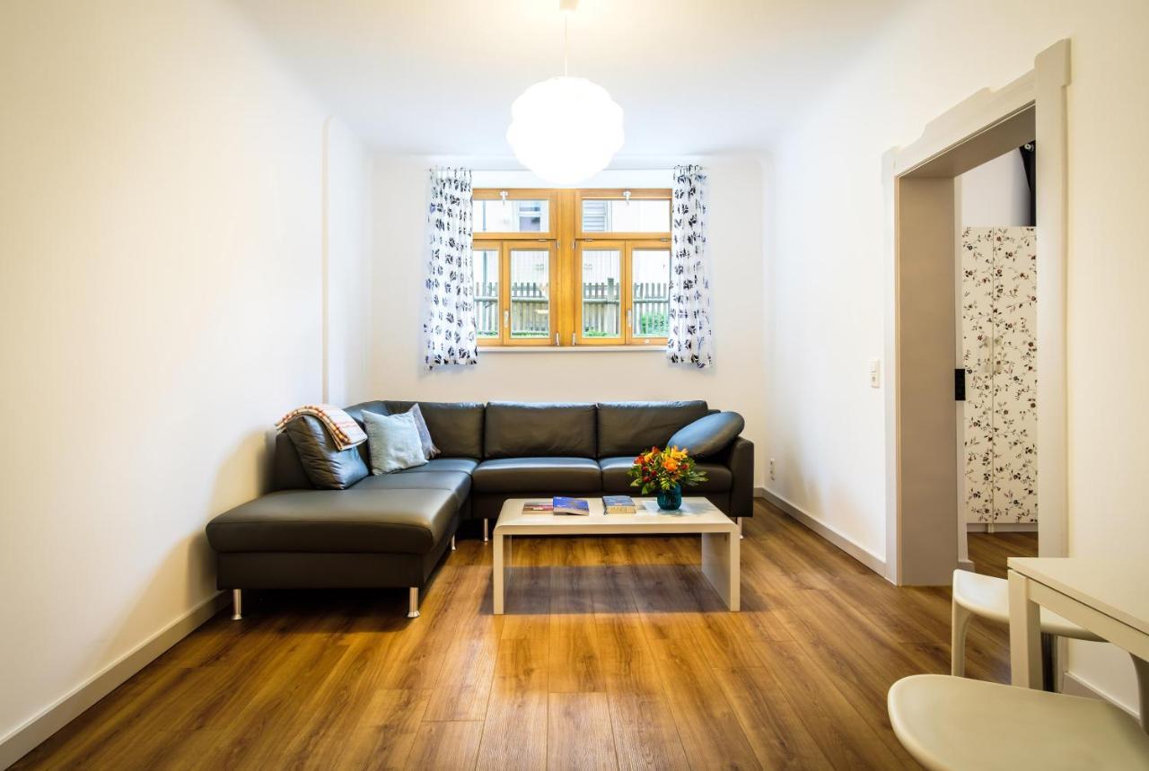 Wunderschoene Wohnung In Sanierter Villa! Incl Wifi Drezda Kültér fotó
